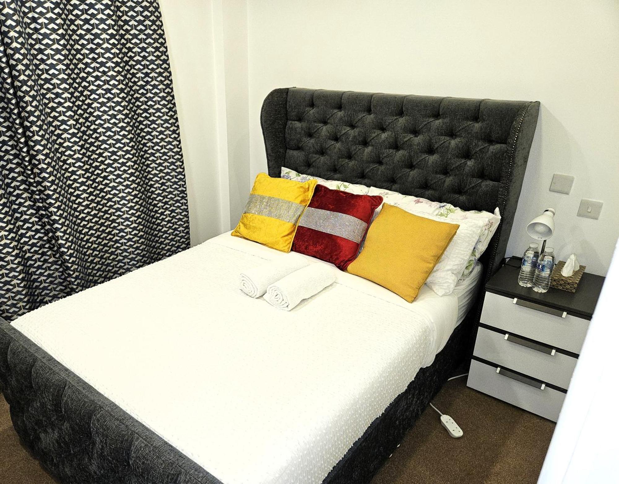 London Sleephouse Partying Is Not Allowed Pls Buitenkant foto
