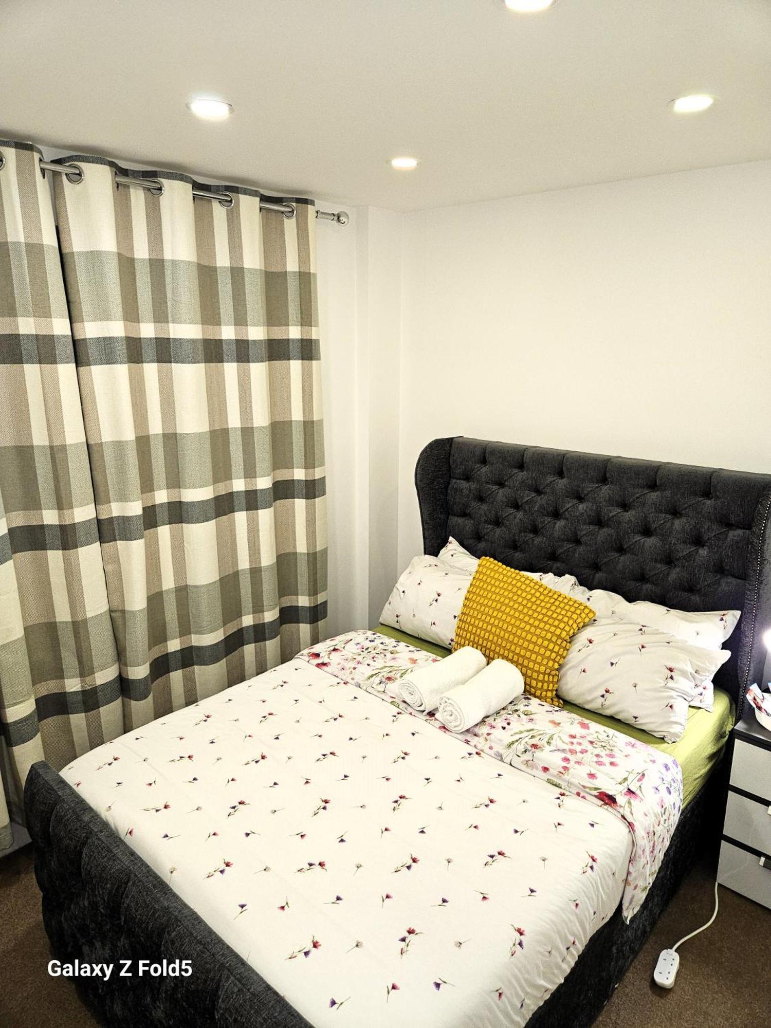 London Sleephouse Partying Is Not Allowed Pls Buitenkant foto