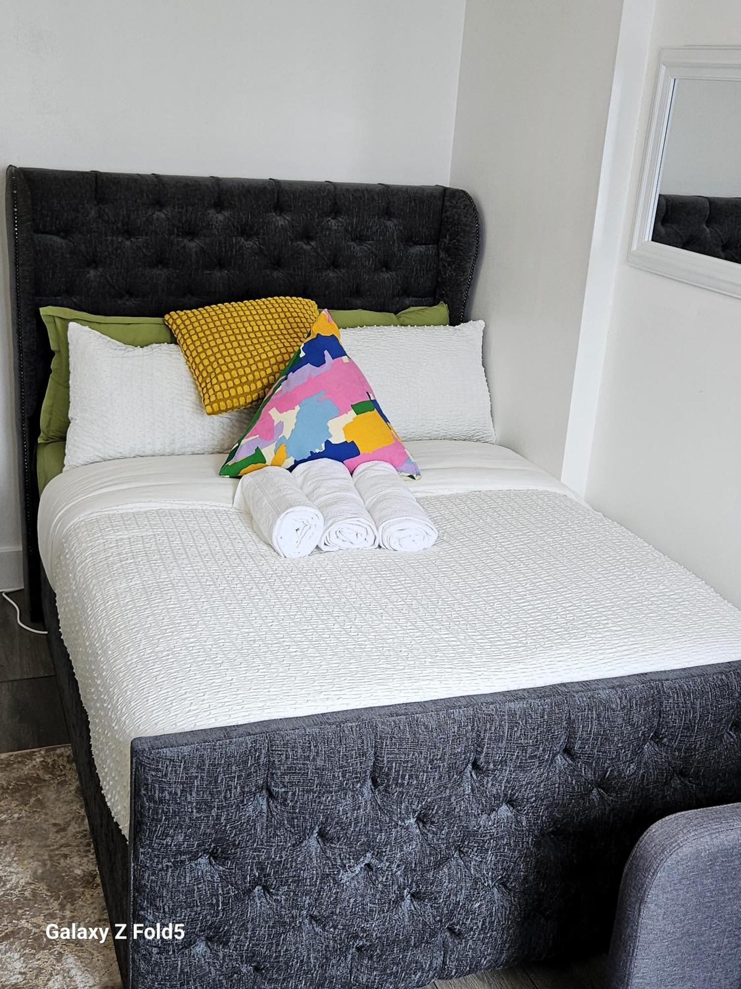 London Sleephouse Partying Is Not Allowed Pls Buitenkant foto